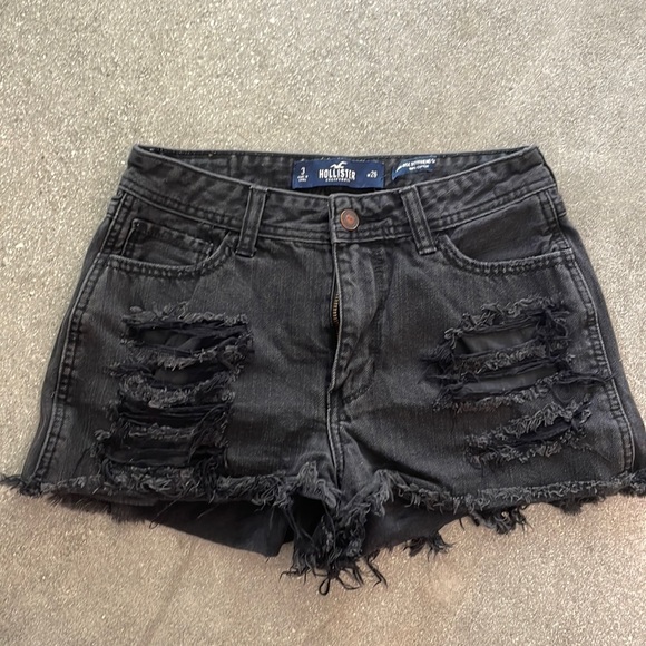 Hollister high rise boyfriend shorts. Black distressed denim. - Picture 1 of 3